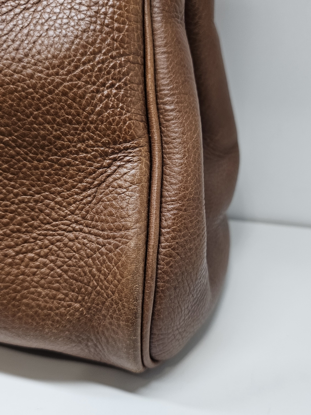 Baywater Classic Brown Leather Tote Bag with Gold Turn-Lock - Picture 3 of 16